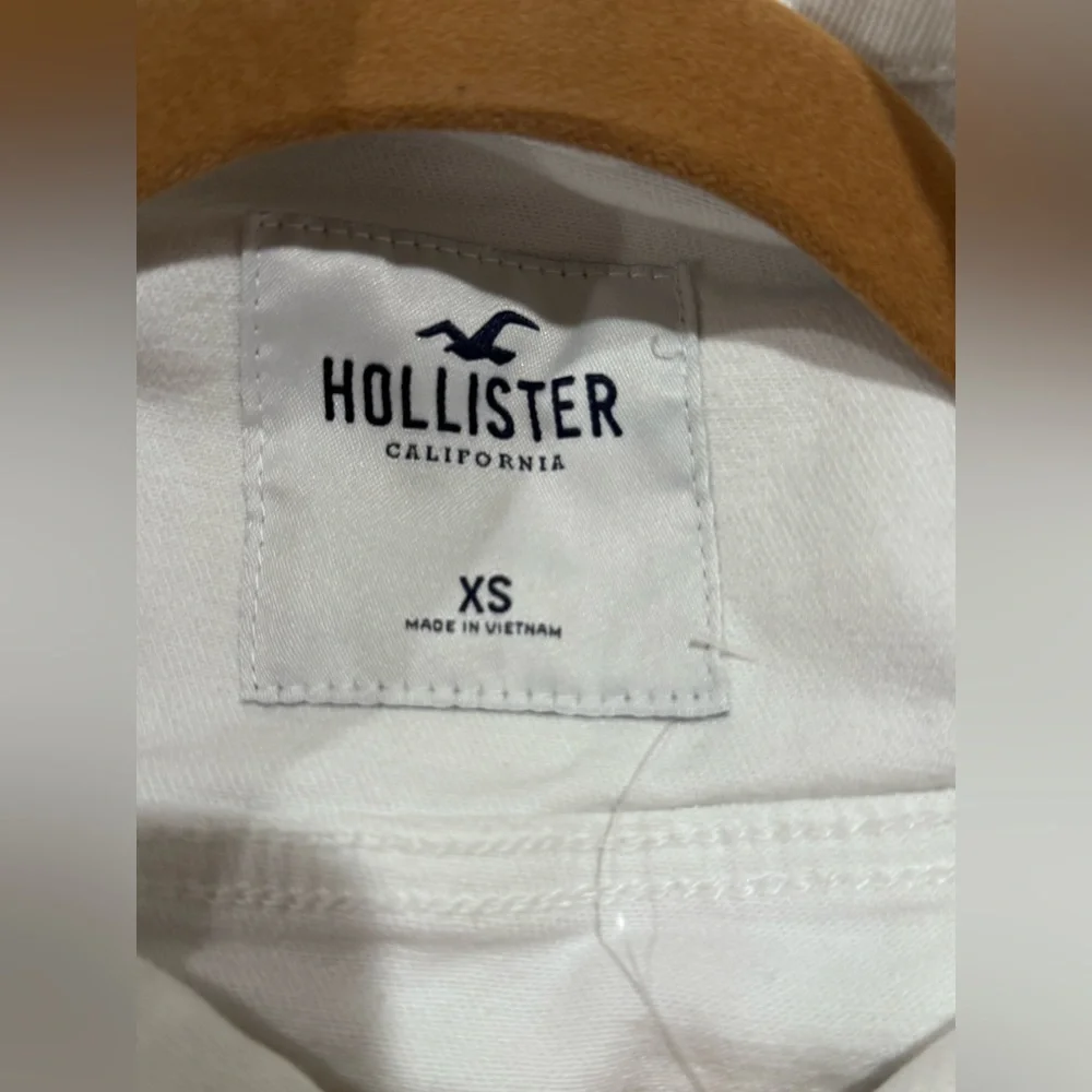 Hollister Women's Cream Cropped Denim Jacket - Picture 5 of 11
